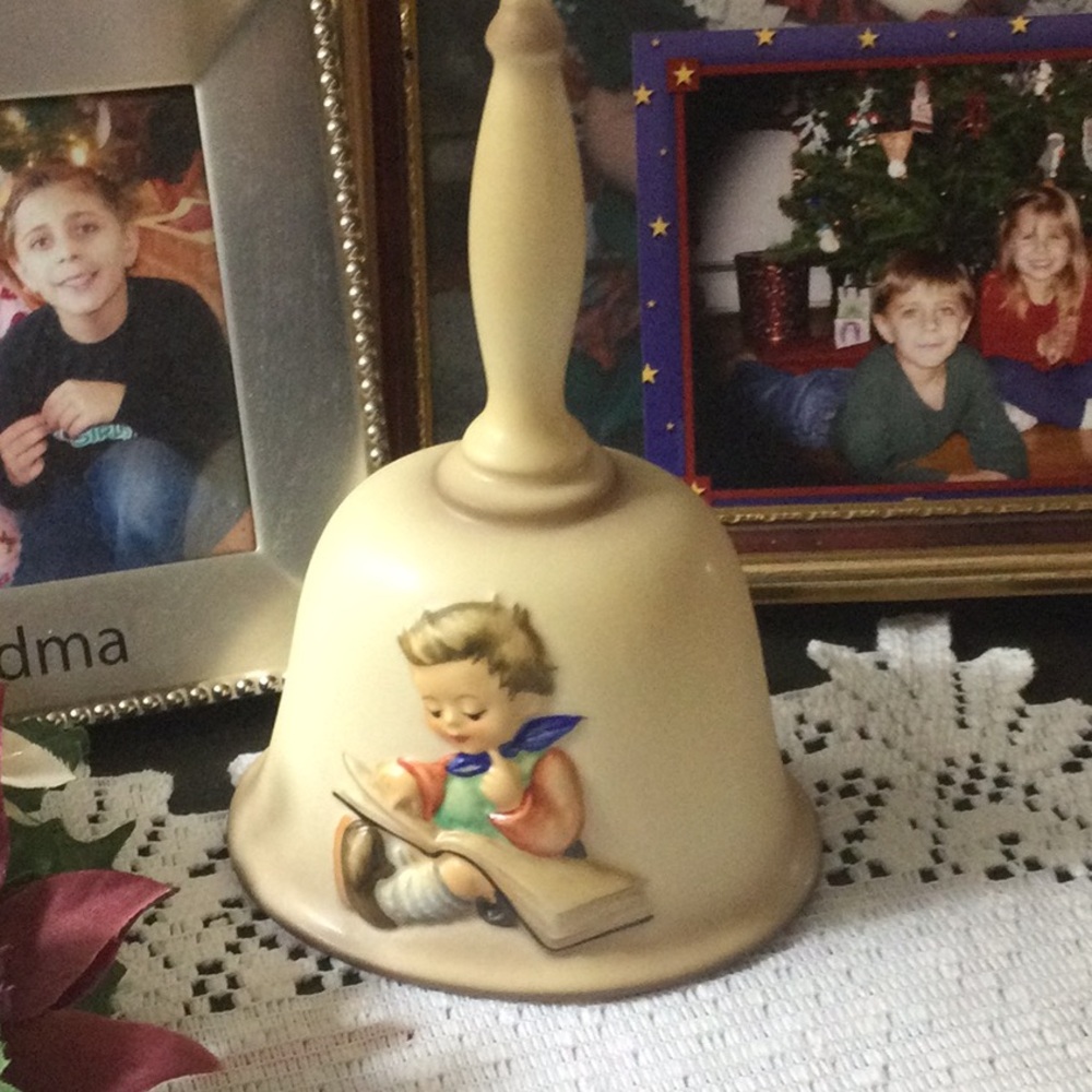 Hummel collectors vintage bell 1980.